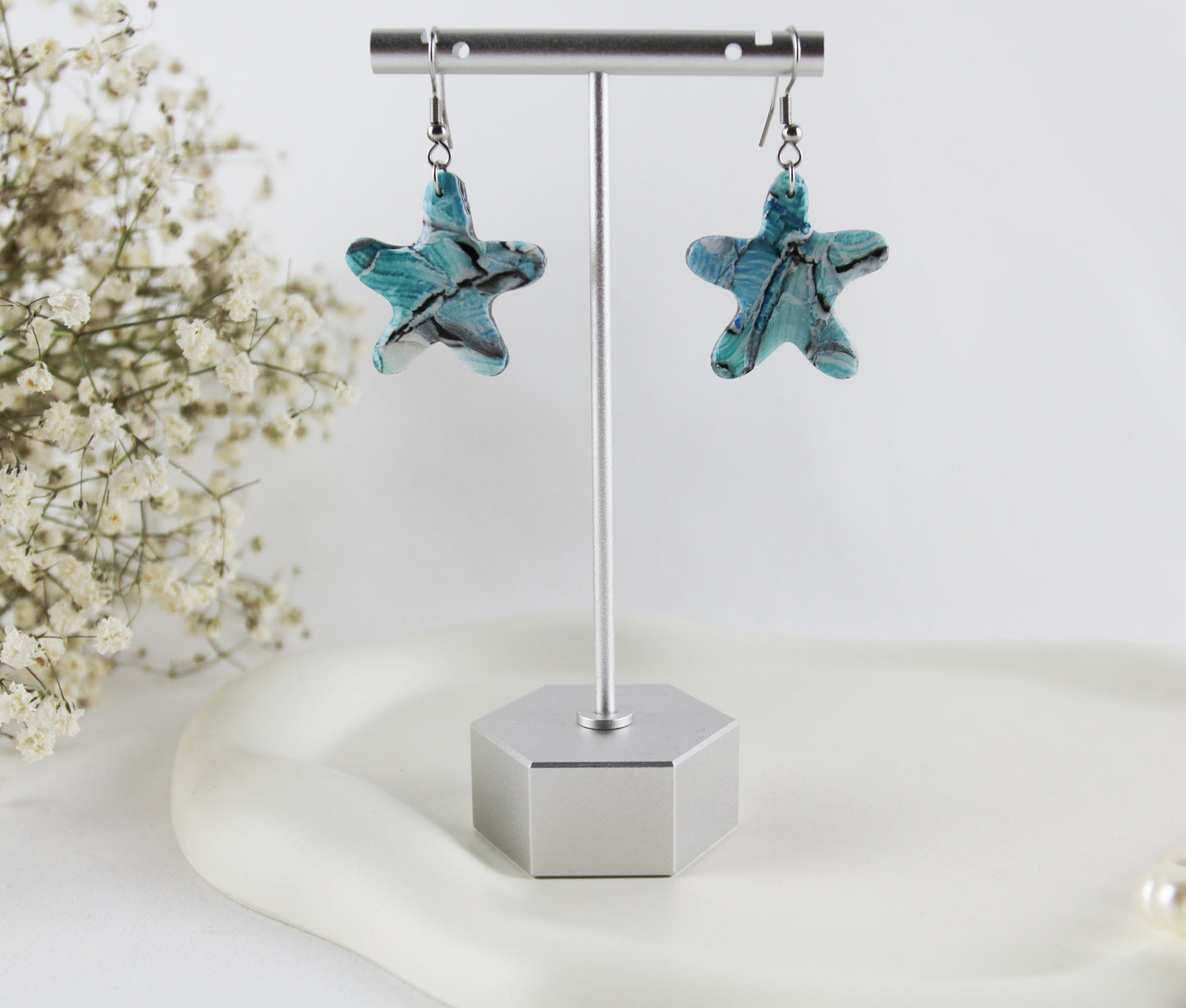 Meeres Briese Blau Weiße Polymer Clay Ohrringe