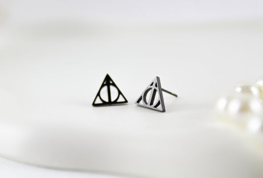 Schwarze Dreieck Ohrstecker – Geometrisches Unisex Statement