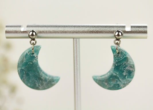 Grün-Silber Mond Marmor Ohrringe – Handgefertigte Polymer Clay Statement Ohrringe