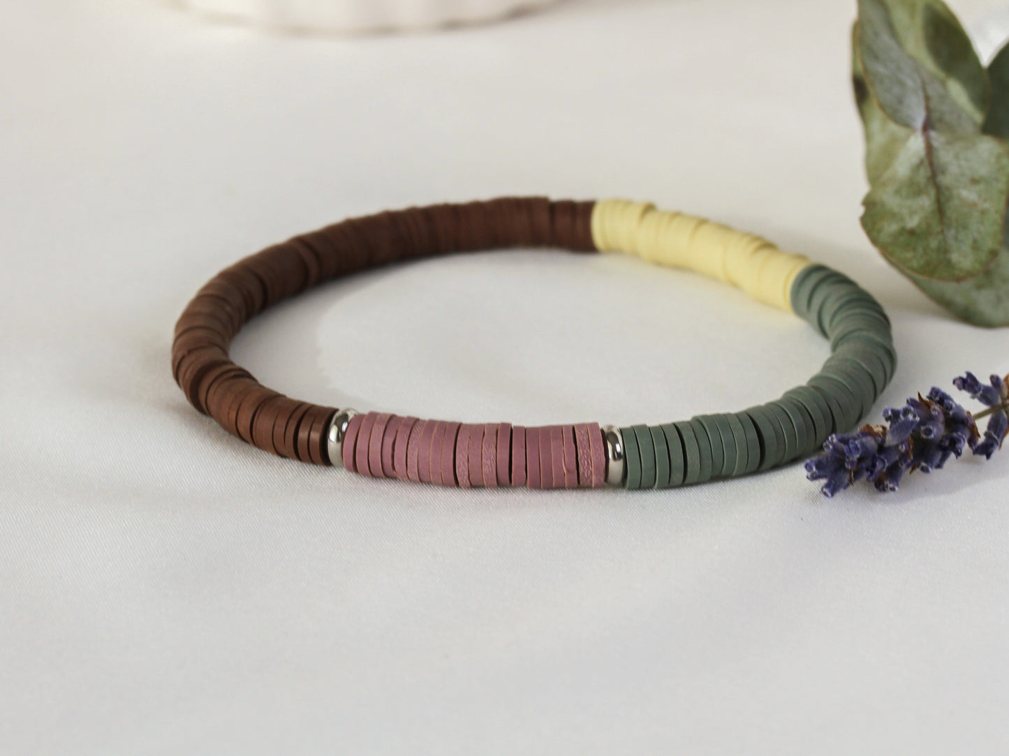 Terra Rhythm – Mehrfarbiges Katsuki-Armband in Erdtönen