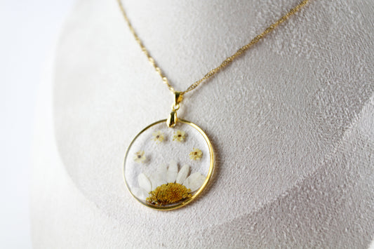 Echte Daisy getrocknete Blüten Gänseblümchen Resin Ohrringe und Halskette