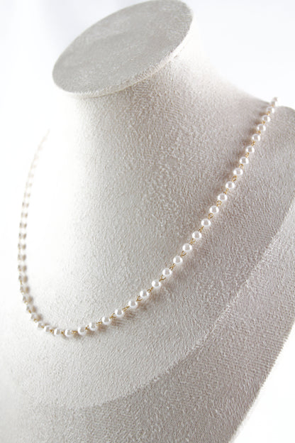 Zarte elegante Perlenkette – Handgefertigte klassische Halskette