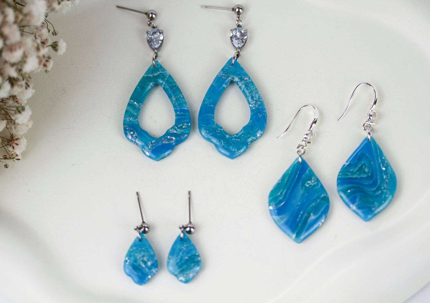 Statement Polymer Clay Ohrringe | Handgefertigte elegante Blau Silberne Marmor Swing | Kollektion