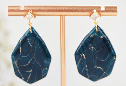Dunkelblau-Gold Marmor Ohrringe – Exklusive Polymer Clay Eleganz | Kollektion Azuria
