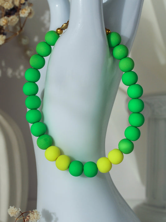 Capri Lime – Grünes Perlenarmband mit neongelben Akzenten