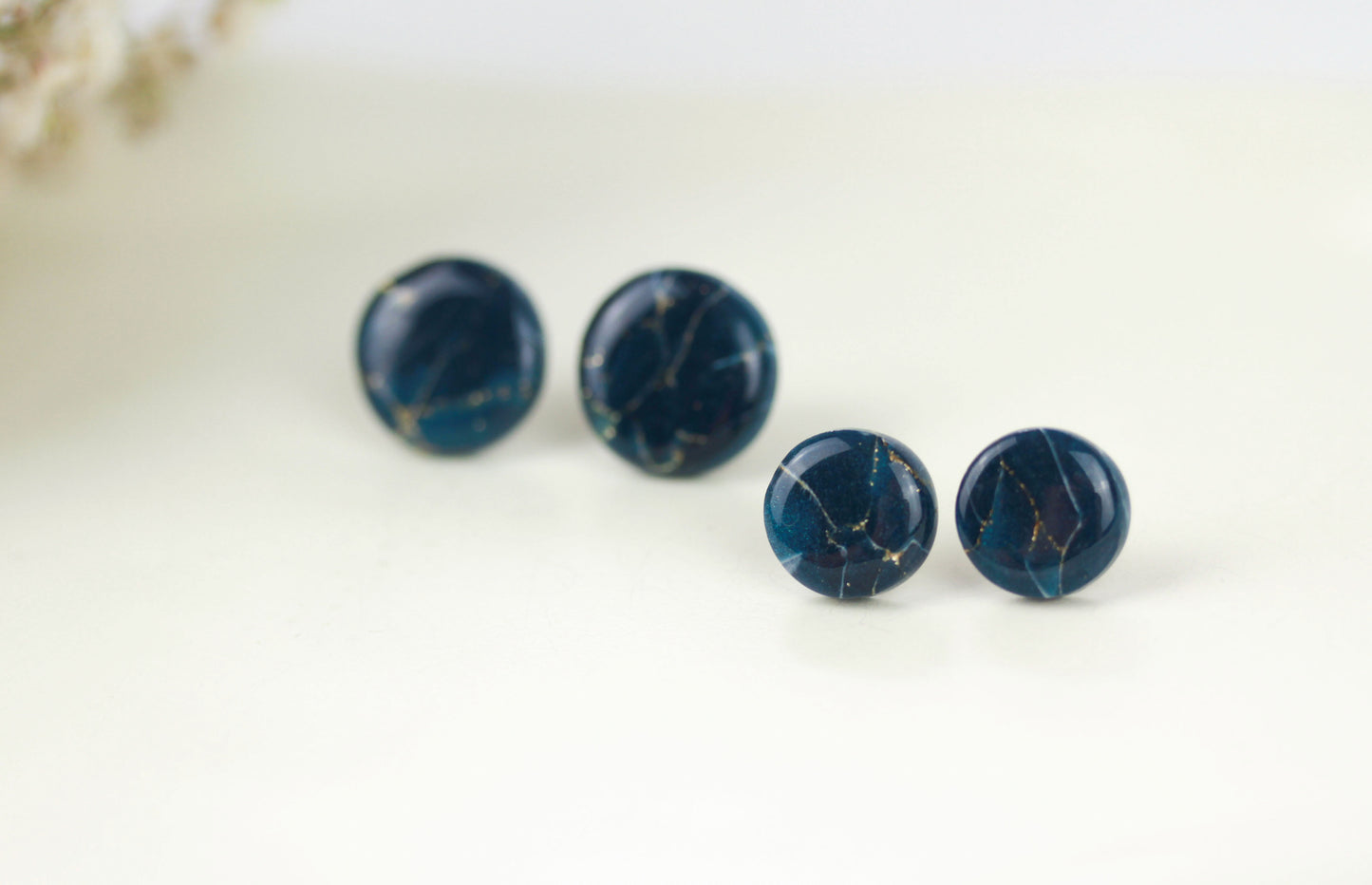 Dunkelblau-Gold Marmor Ohrringe – Exklusive Polymer Clay Eleganz | Kollektion Azuria