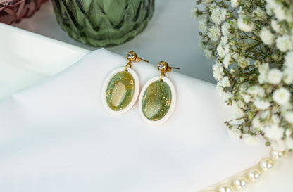 Ohrring – Oval White Frame – Sage Marble Collection