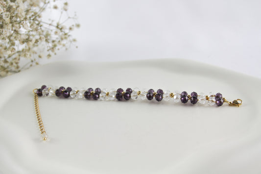 Lila Kristall Blumenarmband – Handgefertigtes Perlenarmband mit Naturakzenten