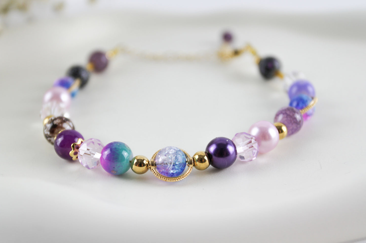 Lila Universe Armband – Kristall & Amethyst Naturstein | Handgefertigtes Perlenarmband