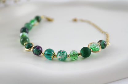 Grünes Kristall & Malachit Armband – Handgefertigter Naturstein-Schmuck