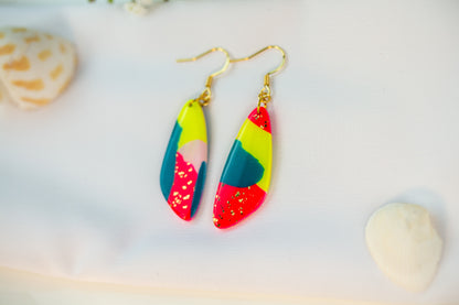 Ohrringe – Neon Speckle – Lange Tropfen