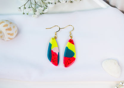 Ohrringe – Neon Speckle – Lange Tropfen