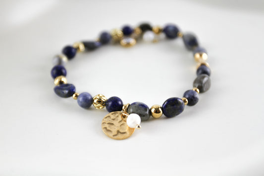 Magisches Lapislazuli Armband in blau mit Natursteinen