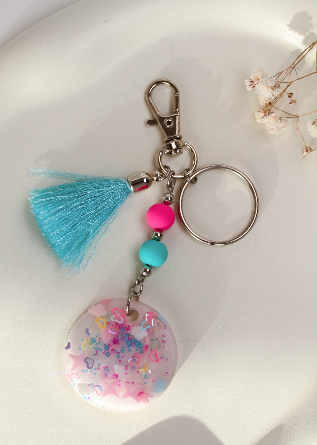 Pastel Confetti – Schlüsselanhänger & Bag Charm in Pastell mit Resin-Anhänger und Quaste