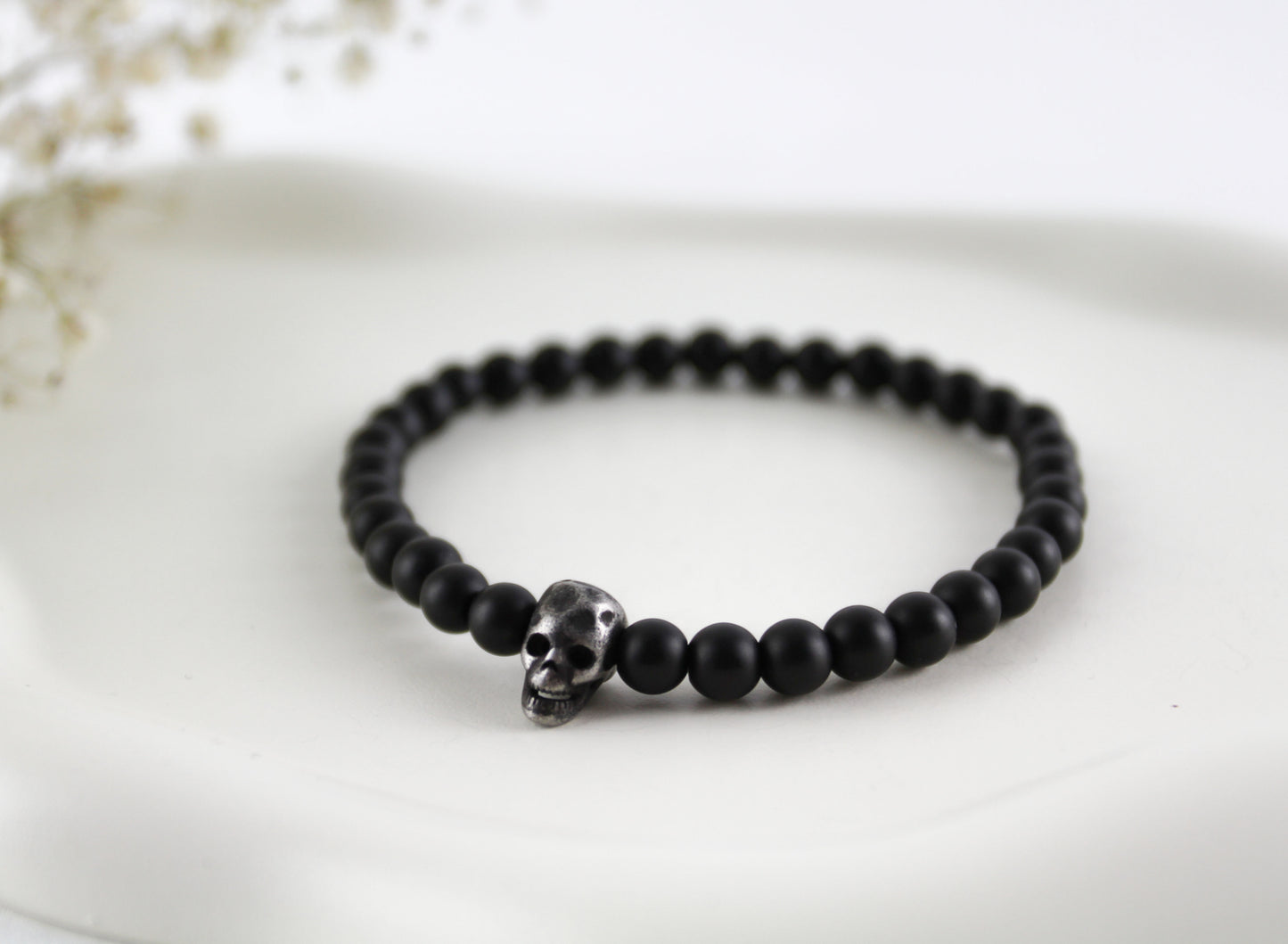 Men's Onyx matt natural stone bracelet with skull charm