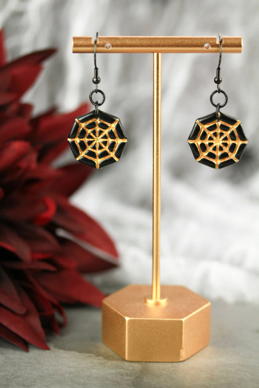 Gold-Schwarze Spinnennetz Ohrringe – Polymer Clay Statement | Halloween Edition