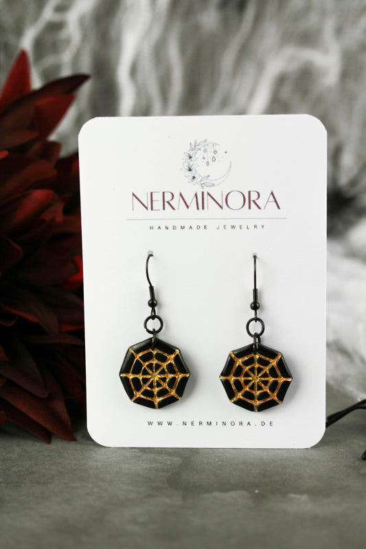 Gold-Schwarze Spinnennetz Ohrringe – Polymer Clay Statement | Halloween Edition