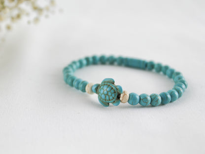 Türkis Naturstein Armband mit Schildkröten-Charm – Handgefertigtes Meeresdesign
