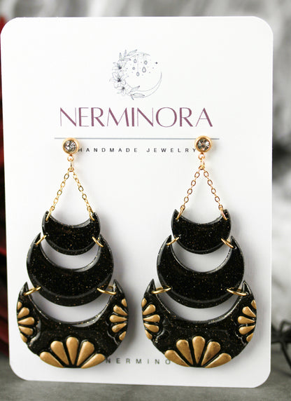 Schwarze Mond-Langohrringe – Handgefertigte Polymer Clay Statement Ohrringe