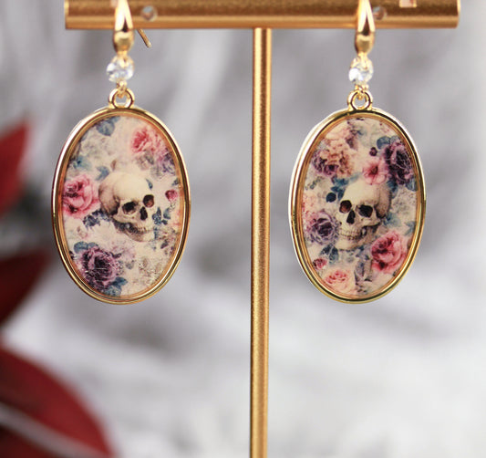 Vintage Skull Roses – Handgefertigte Totenkopf-Rosen Polymer Clay Ohrringe