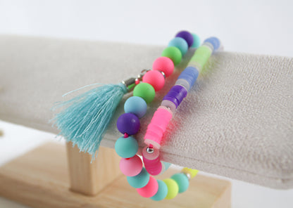 Katsuki Doppelarmband mit blauer Quaste – Handgefertigtes Polymer Clay Perlenarmband