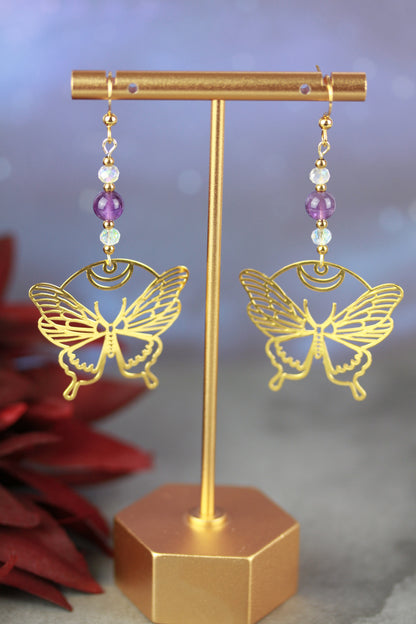 Golden Butterfly Ohrringe mit Amethyst Natursteinperlen – Mystora Kollektion