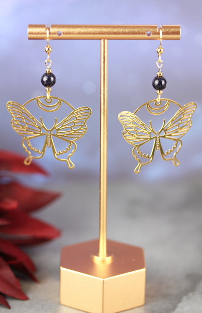 Golden Butterfly Ohrringe mit Starstone Natursteinperlen – Mystora Kollektion