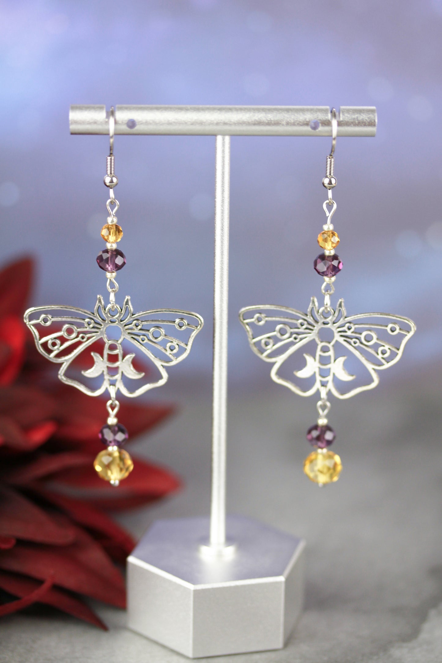 Silver Butterfly Ohrringe mit lila-gelben Kristallperlen – Amberwing Kollektion
