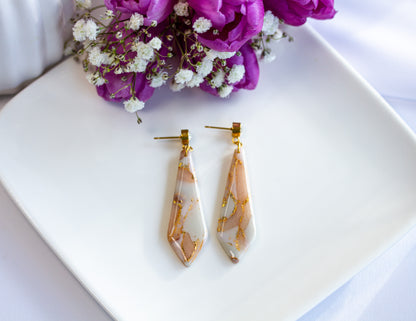 Lange Statement Ohrringe – Nude Creme Marble