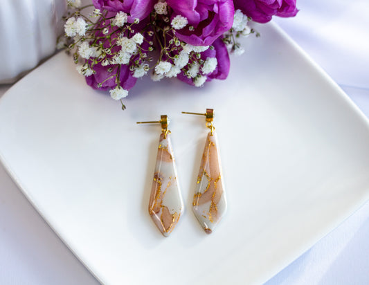 Lange Statement Ohrringe – Nude Creme Marble