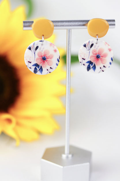 Blaue florale Polymer Clay Ohrringe „Sori“ – Kollektion Dualis