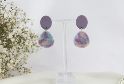 Pastell Lila-Blau Ohrringe – Handgefertigte Polymer Clay Statement Kollektion