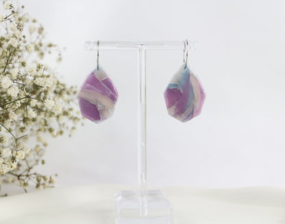 Pastell Lila-Blau Ohrringe – Handgefertigte Polymer Clay Statement Kollektion
