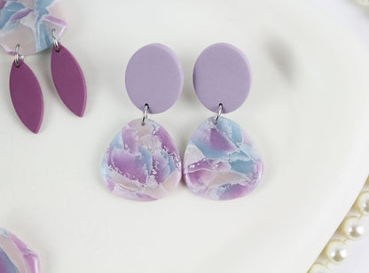 Pastell Lila-Blau Ohrringe – Handgefertigte Polymer Clay Statement Kollektion