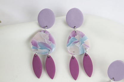 Pastell Lila-Blau Ohrringe – Handgefertigte Polymer Clay Statement Kollektion