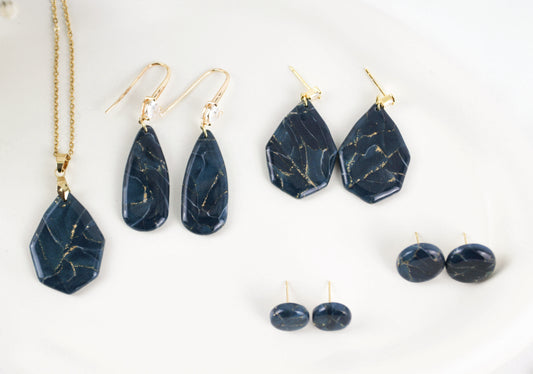 Dunkelblau-Gold Marmor Ohrringe – Exklusive Polymer Clay Eleganz | Kollektion Azuria