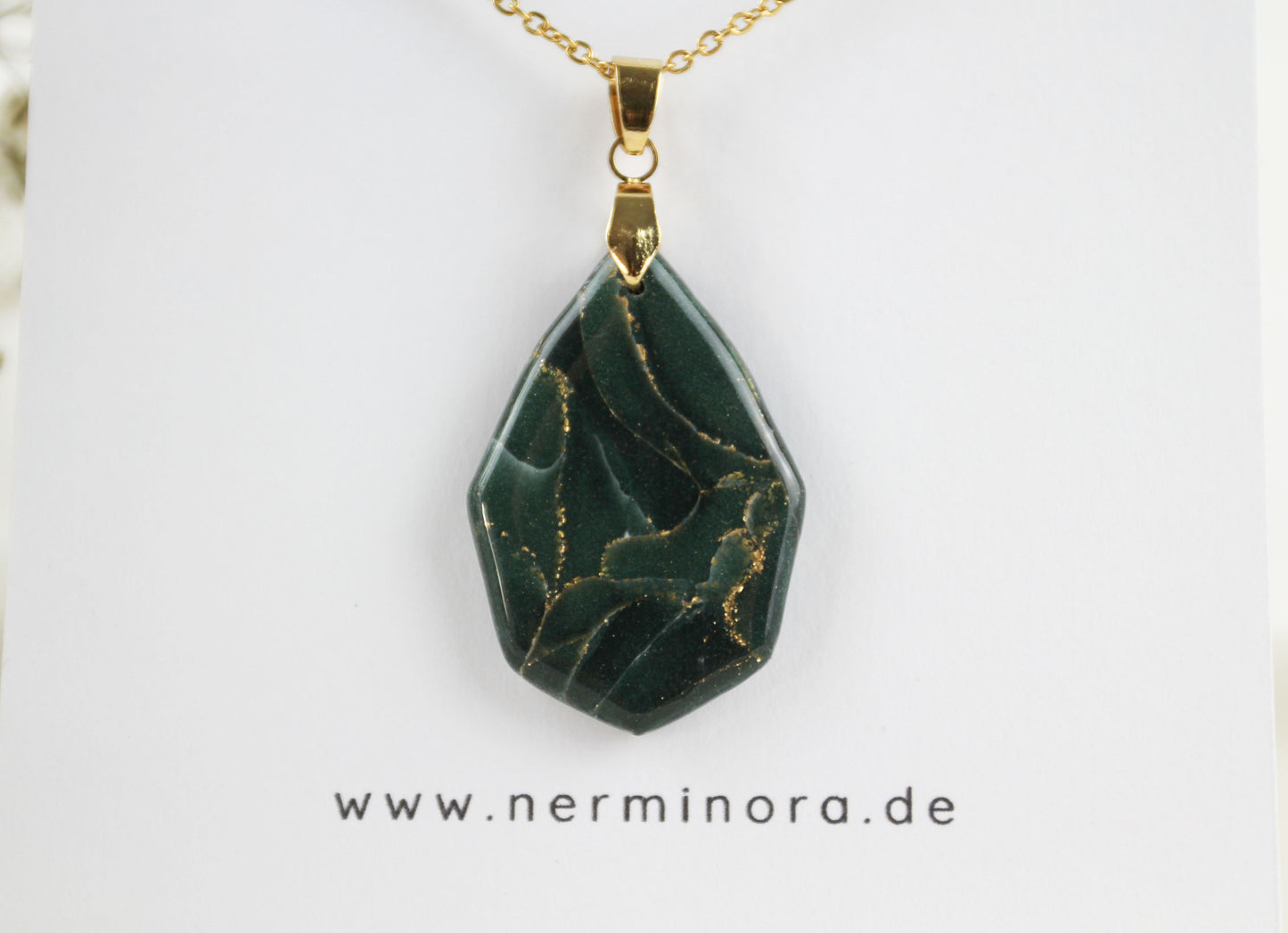 Elegante dunkelgrün goldene Polymer Clay Ohrringe und Halskette - Kollektion