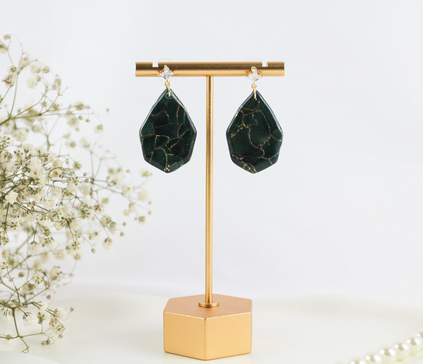 Elegante dunkelgrün goldene Polymer Clay Ohrringe und Halskette - Kollektion
