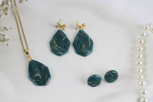 Elegante türkis goldene Polymer Clay Ohrringe und Halskette - Kollektion