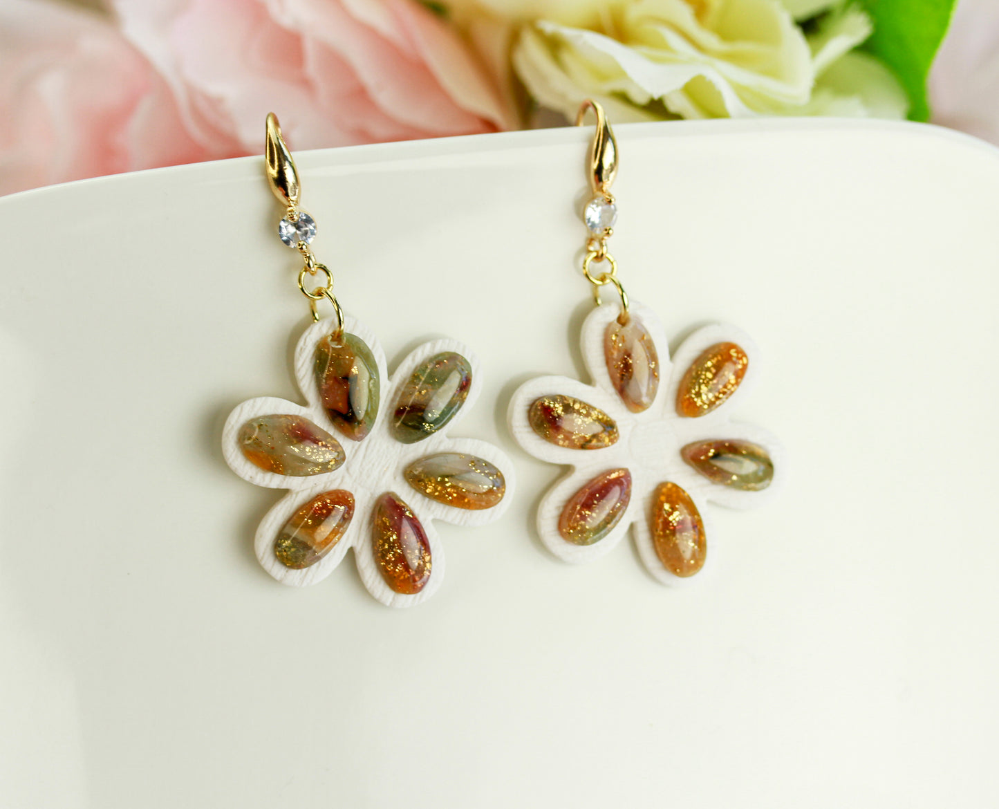 Amber Daisy Bloom – Florale Ohrringe