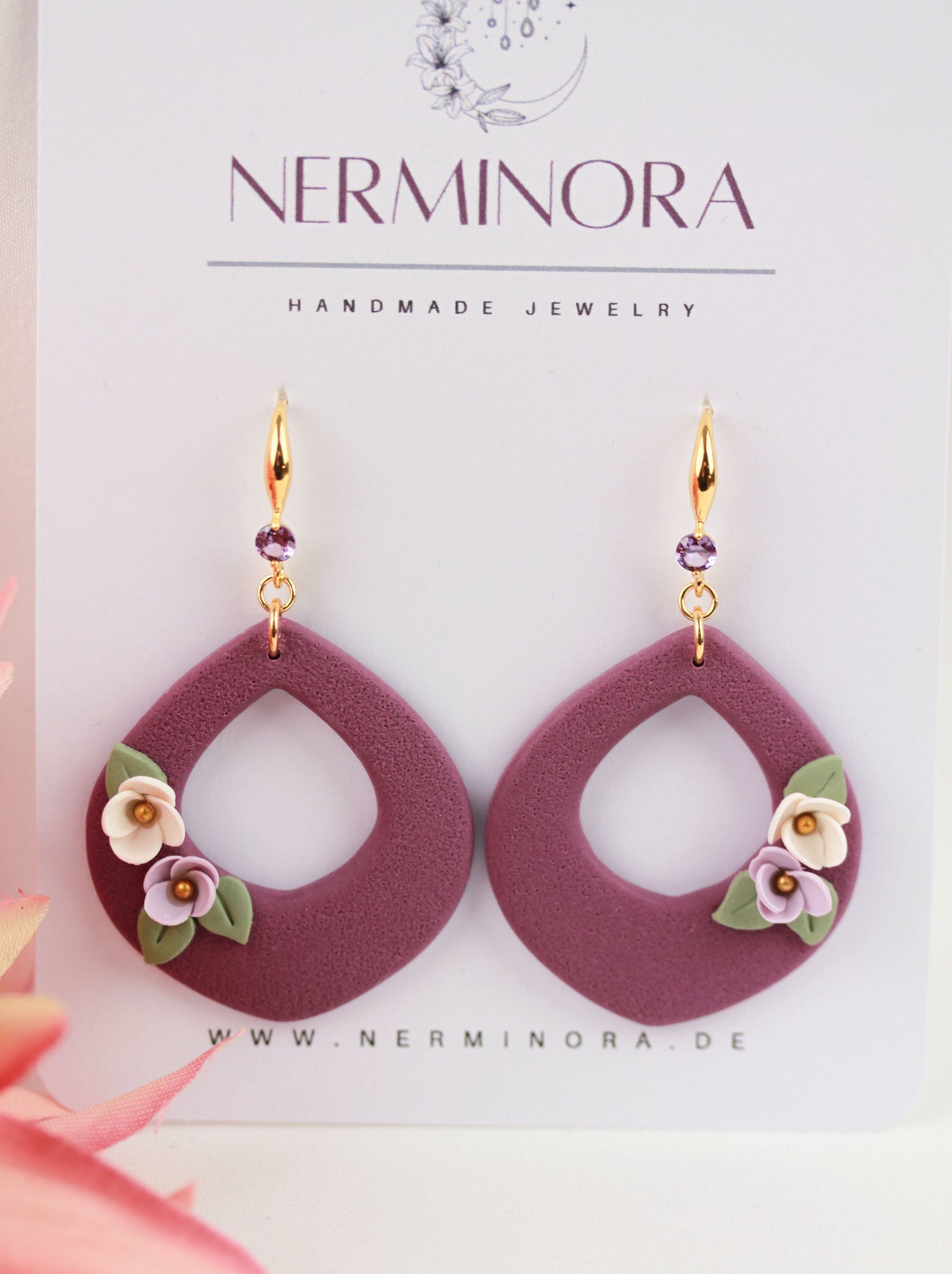 Purple Drop Blumen Hängeohrringe – Handgefertigte Polymer Clay Statement Ohrringe