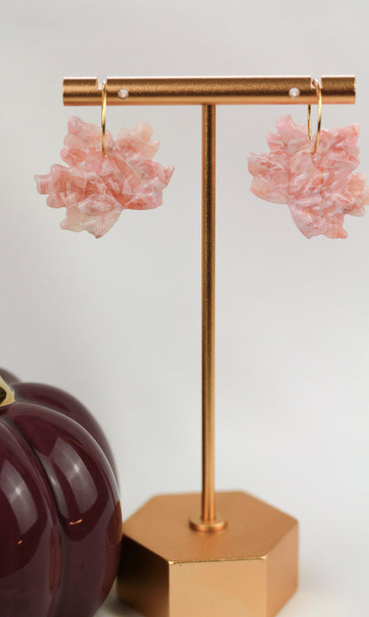Ahornblatt Ohrringe – Handgefertigte herbstliche Polymer Clay Ohrringe