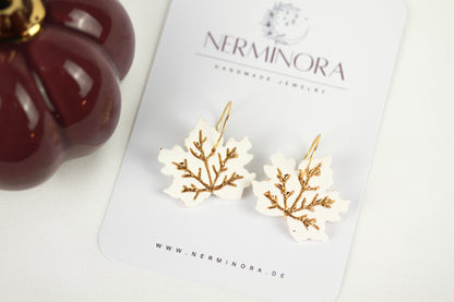 Herbst Ahorn – Weiß-Lila-Gold Ohrringe | Handgefertigte Polymer Clay Kollektion