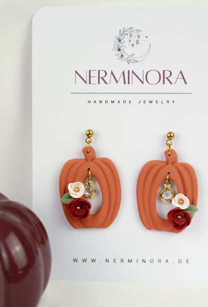 Herbstliche Kürbis-Blumen Ohrringe – Handgefertigte Polymer Clay Statement Ohrringe
