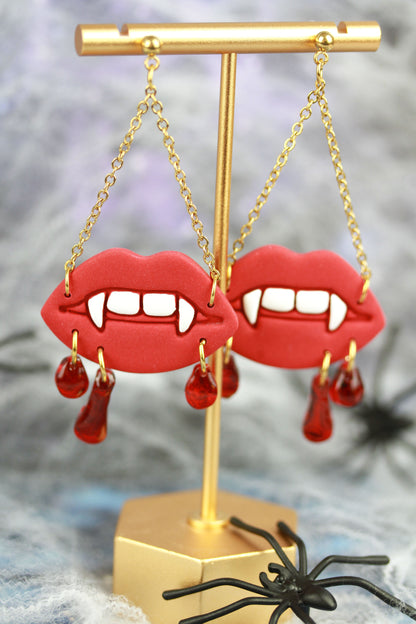 Blutige Lippen Ohrringe – Handgefertigte Horror Statement Ohrringe | Halloween Edition