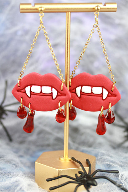 Blutige Lippen Ohrringe – Handgefertigte Horror Statement Ohrringe | Halloween Edition
