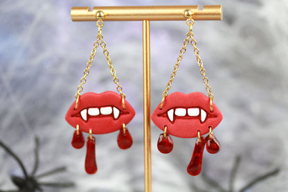 Blutige Lippen Ohrringe – Handgefertigte Horror Statement Ohrringe | Halloween Edition