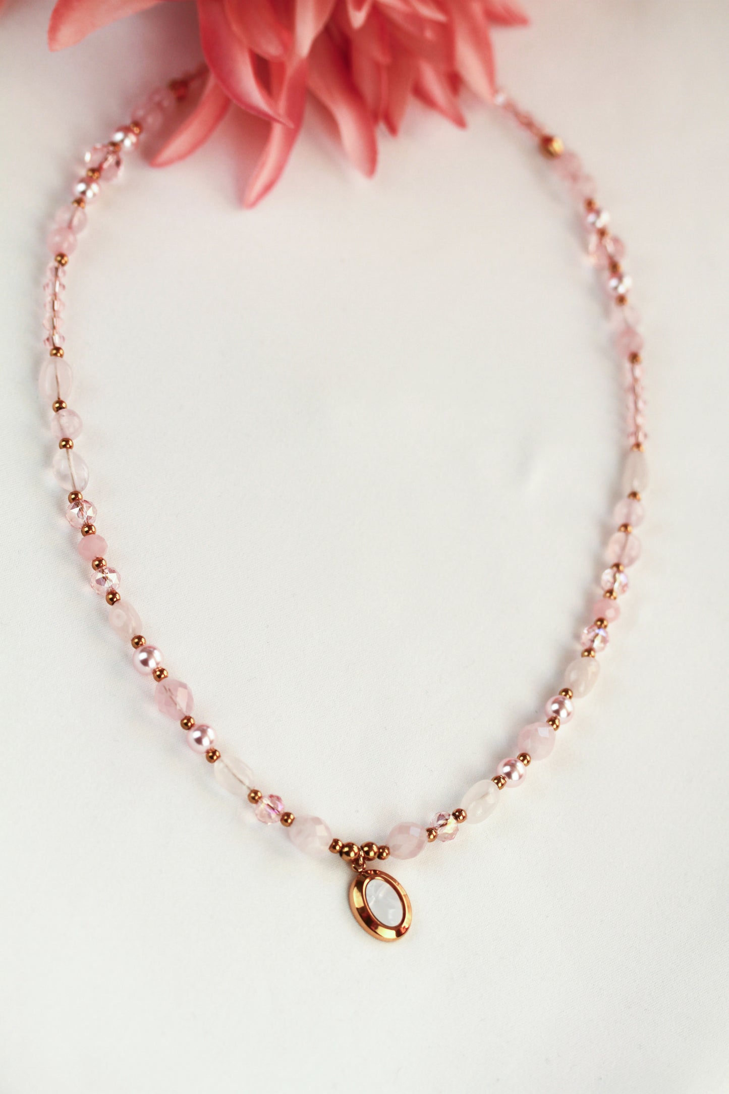Rosenquarz Perlenkette – Sanfte Eleganz & feminine Harmonie