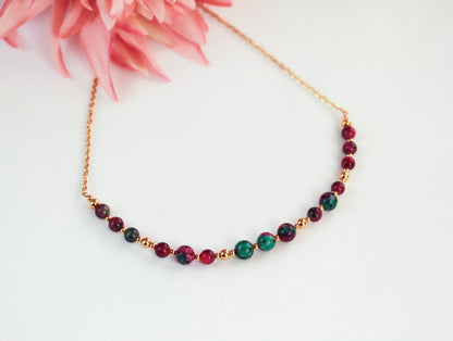 Rubin-Zoisit Perlenkette – Grün-Pink Naturstein für Energie & Harmonie