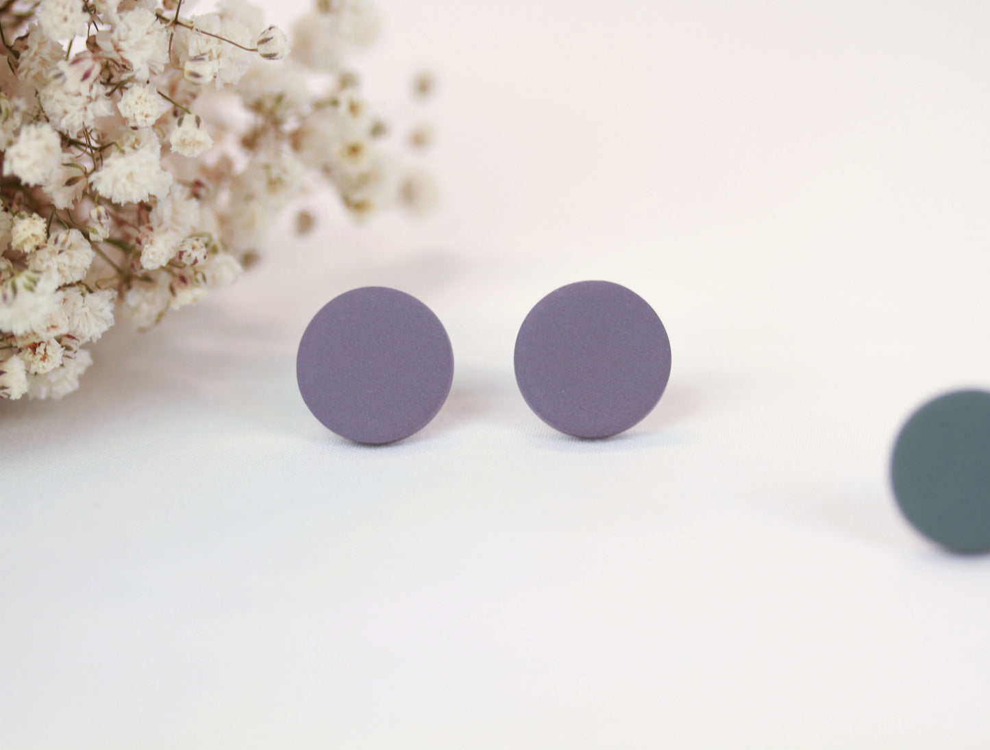 Grün-Lila Polymer Clay Ohrstecker – Statement Ohrringe | Kollektion Dewlight